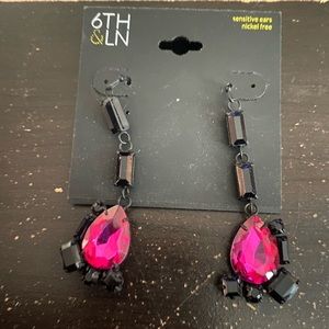 *NWT* Black and Fuchsia Jeweled Earrings